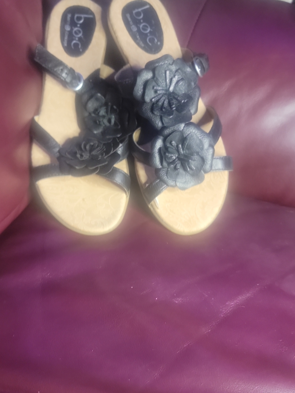 b.o.c. Black Flower Appliqué Leather Wedge Sandals